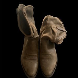 Ariat boots LIKE NEW size 9B